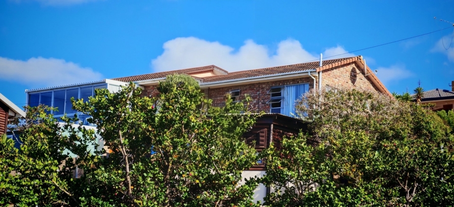 5 Bedroom Property for Sale in Dana Bay Western Cape